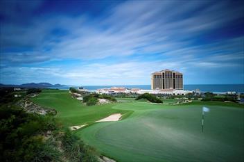 The Bluffs Ho Tram Strip поднимается в престижном списке Golf Digest